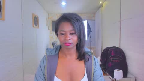 Snapshot of betany_grey chatting on 02-15-26, 04:20 Betaby grey online show from 02-15-26, 04:20