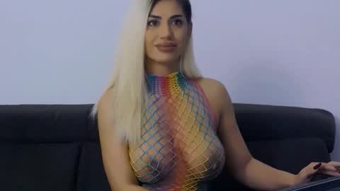 bethierusse online show from 11-06-25, 02:34