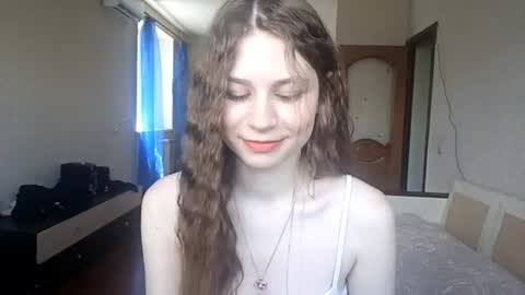 Snapshot of bethkallberg chatting on 06-18-26, 09:09 Leila online show from 06-18-26, 09:09