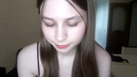 Snapshot of bethkallberg chatting on 06-26-26, 11:03 Leila online show from 06-26-26, 11:03