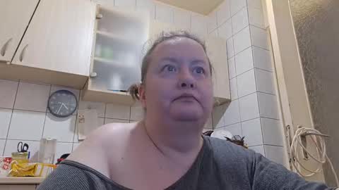 bethnorth online show from 12-15-25, 02:27