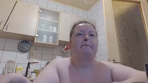 Snapshot of bethnorth chatting on 06-19-26, 01:21 bethnorth online show from 06-19-26, 01:21