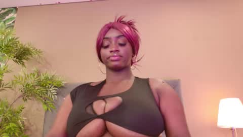 Snapshot of betsybennet chatting on 11-27-25, 09:39 BETSY online show from 11-27-25, 09:39