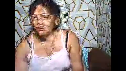 Snapshot of betty_83 chatting on 04-12-26, 11:48 betty_83 online show from 04-12-26, 11:48