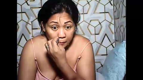 Snapshot of betty_83 chatting on 04-19-26, 12:00 betty_83 online show from 04-19-26, 12:00