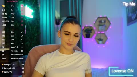 Betty Grey online show from 10-17-25, 08:11