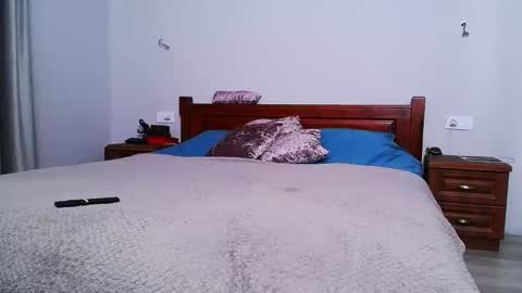 Snapshot of betty_sw chatting on 09-22-25, 11:12 betty_sw online show from 09-22-25, 11:12