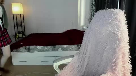 Dory make me happier online show from 11-30-25, 03:43