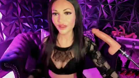 Snapshot of bettybishop chatting on 12-03-25, 02:19 NatashaxoBangs online show from 12-03-25, 02:19