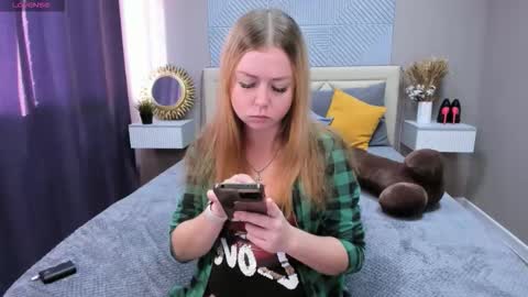 Mila Sweet online show from 09-16-25, 04:35