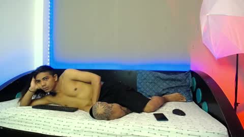 between two skins online show from 10-11-25, 12:04