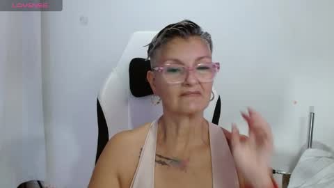 Snapshot of bety_cum3 chatting on 05-08-26, 11:54 bibiana online show from 05-08-26, 11:54