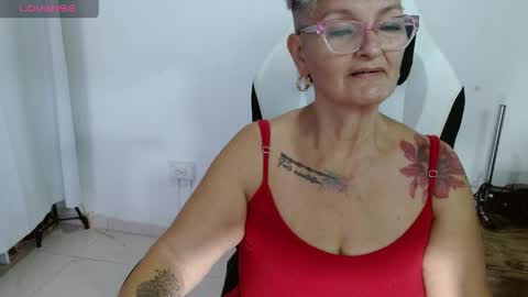 Snapshot of bety_cum3 chatting on 05-10-26, 04:12 bibiana online show from 05-10-26, 04:12