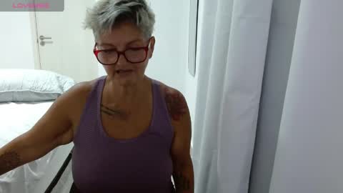 Snapshot of bety_cum3 chatting on 05-25-26, 05:19 bibiana online show from 05-25-26, 05:19