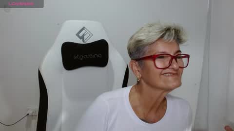 Snapshot of bety_cum3 chatting on 06-10-26, 12:59 bibiana online show from 06-10-26, 12:59