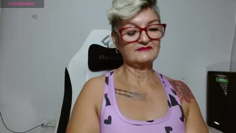 Snapshot of bety_cum3 chatting on 06-13-26, 01:09 bibiana online show from 06-13-26, 01:09