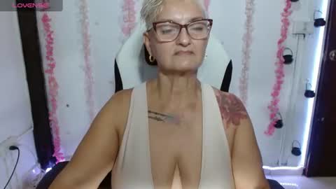 Snapshot of bety_cum3 chatting on 07-02-26, 10:27 bibiana online show from 07-02-26, 10:27