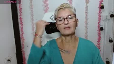 Snapshot of bety_cum3 chatting on 07-11-26, 12:30 bibiana online show from 07-11-26, 12:30