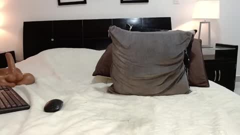 Snapshot of betzabeth_1 chatting on 02-05-25, 10:33 Catalina online show from 02-05-25, 10:33