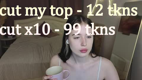 Snapshot of beverly_blush chatting on 05-24-26, 07:19 beverly_blush online show from 05-24-26, 07:19