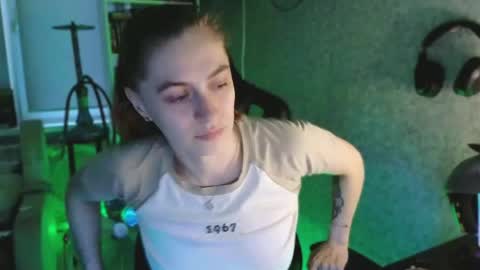 beverly_yay online show from 05-25-26, 06:47