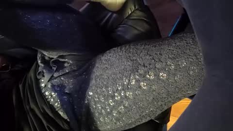 Snapshot of bhdickin chatting on 11-19-25, 02:22 bhdickin online show from 11-19-25, 02:22