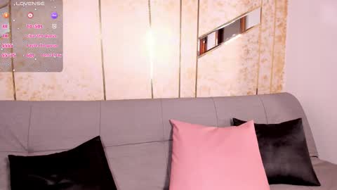 Snapshot of bhritany_brow chatting on 11-17-25, 04:18 Bhri online show from 11-17-25, 04:18