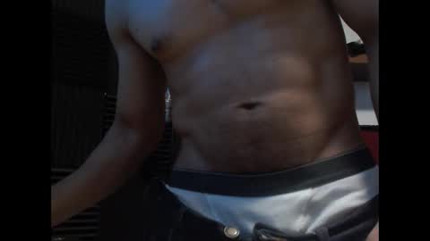 Snapshot of bi_latin69 chatting on 10-13-25, 07:08 MeXXXicanDick online show from 10-13-25, 07:08