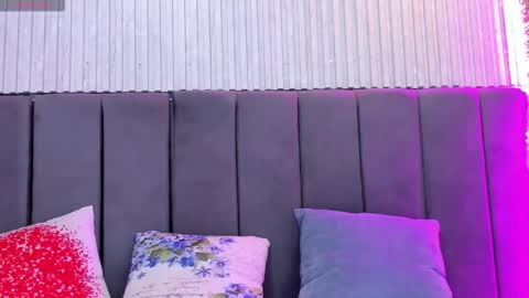 Snapshot of bianca_spear chatting on 11-17-25, 12:00 bianca_spear online show from 11-17-25, 12:00