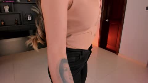 Bianca Pierce online show from 10-20-25, 12:05