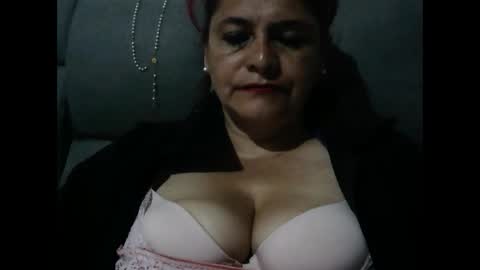 Snapshot of biancasteel chatting on 10-11-25, 11:20 biancasteel online show from 10-11-25, 11:20