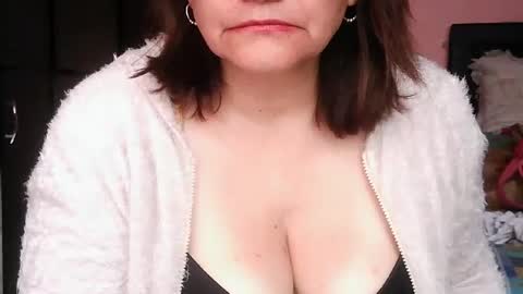 Snapshot of biancasteel chatting on 06-18-26, 04:33 biancasteel online show from 06-18-26, 04:33