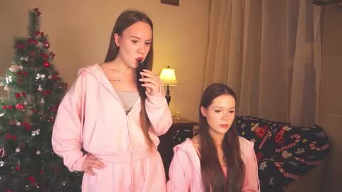 Lisa and Alice online show from 12-01-25, 02:00