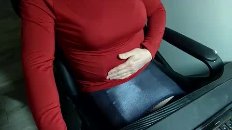 Snapshot of bicdrachel4fun chatting on 02-12-26, 01:39 BiCDRachel online show from 02-12-26, 01:39