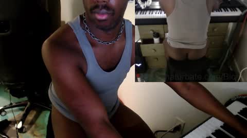 Snapshot of bicepsandfrot chatting on 03-02-25, 08:59 BicepsandFrot online show from 03-02-25, 08:59