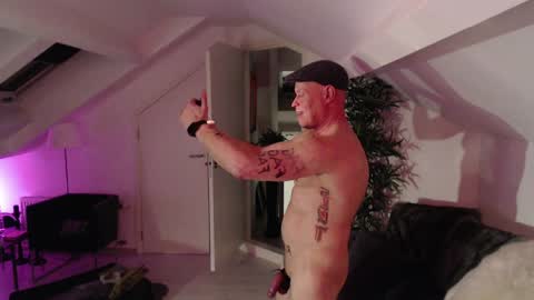 Snapshot of bickel chatting on 01-07-25, 03:14 Bickel online show from 01-07-25, 03:14