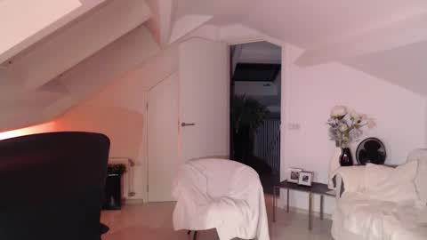 Snapshot of bickel chatting on 11-09-25, 05:50 Bickel online show from 11-09-25, 05:50