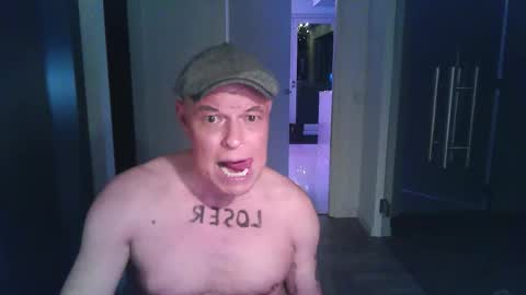 Snapshot of bickel chatting on 11-17-25, 01:44 Bickel online show from 11-17-25, 01:44