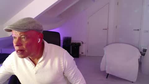 Bickel online show from 11-26-25, 02:12