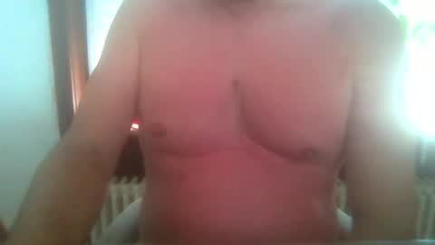 Snapshot of bieben1985 chatting on 06-22-26, 08:00 Ben online show from 06-22-26, 08:00