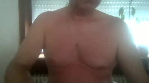 Snapshot of bieben1985 chatting on 06-23-26, 06:33 Ben online show from 06-23-26, 06:33
