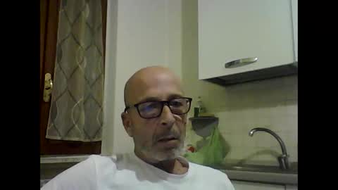 Snapshot of big23italy chatting on 05-25-26, 06:47 big23italy online show from 05-25-26, 06:47
