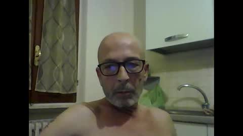 Snapshot of big23italy chatting on 05-31-26, 07:04 big23italy online show from 05-31-26, 07:04