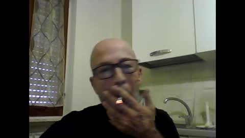 Snapshot of big23italy chatting on 06-06-26, 09:25 big23italy online show from 06-06-26, 09:25