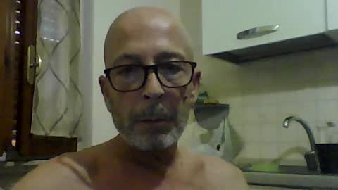Snapshot of big23italy chatting on 07-09-26, 04:11 big23italy online show from 07-09-26, 04:11
