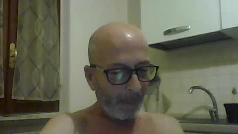 Snapshot of big23italy chatting on 08-04-26, 07:27 big23italy online show from 08-04-26, 07:27