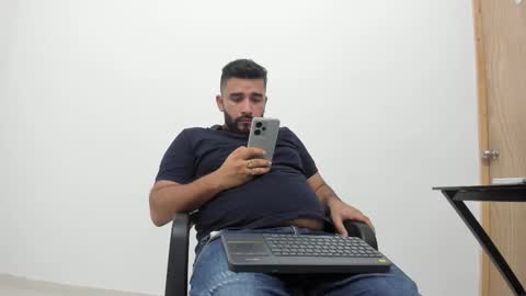 Tommy online show from 10-24-25, 01:13