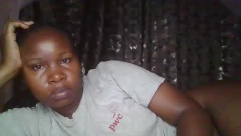 Snapshot of big_diva chatting on 11-17-25, 01:22 big_diva online show from 11-17-25, 01:22