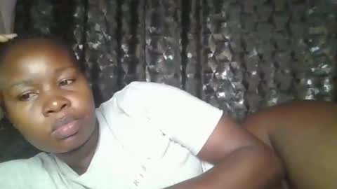 Snapshot of big_diva chatting on 12-15-25, 03:00 big_diva online show from 12-15-25, 03:00