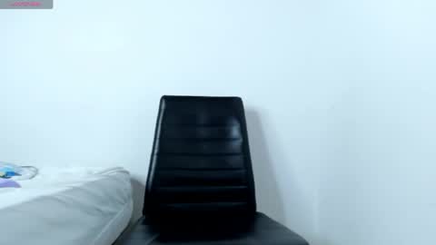 Snapshot of big_pecs_1 chatting on 05-27-26, 02:52 LEO online show from 05-27-26, 02:52